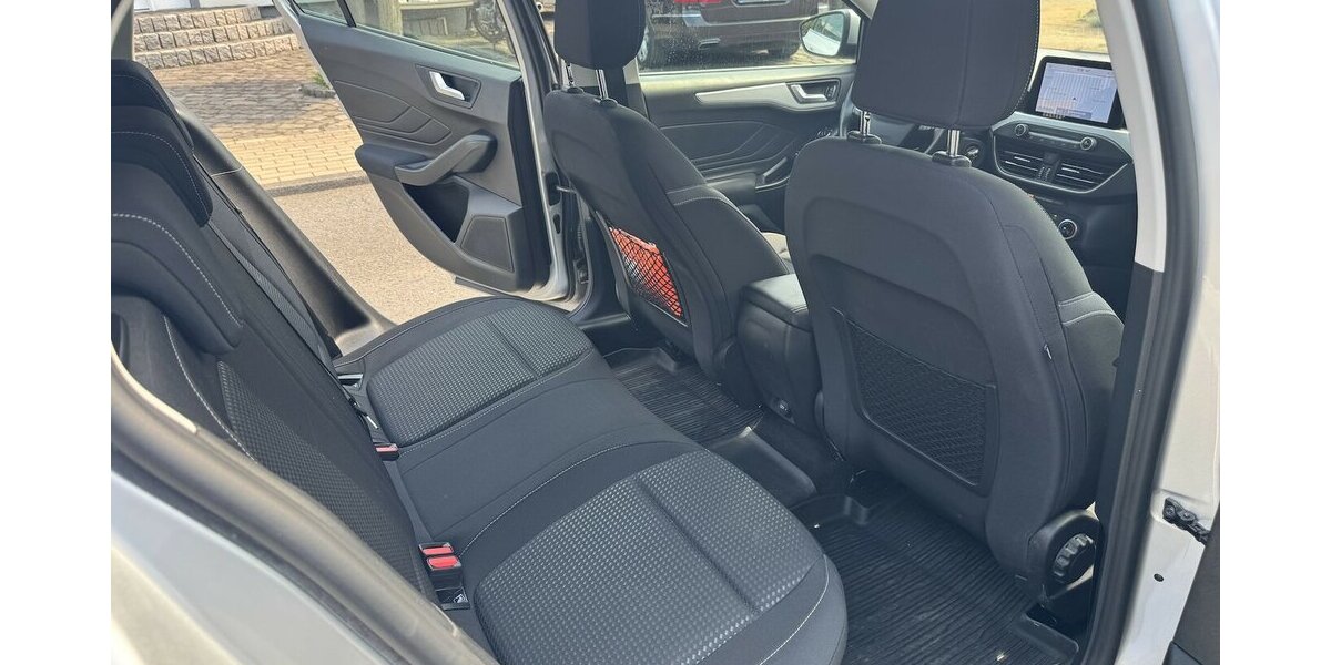 Ford Focus Navi Temp Sth Spurh CarPlay 5xServ GARANTIE 30.000 km 14.900 &euro; Erftstadt 50374