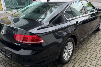 VW Passat 140.000 km 13.500 &euro; Niestetal bei Kassel 34266