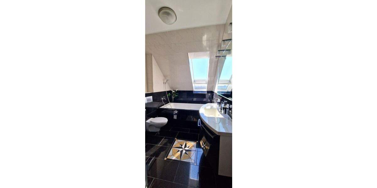 Moderne 4,5-Zimmer Wohnung, Traumhafte Aussicht, Garage, Provisionsfrei! 4 zimmer