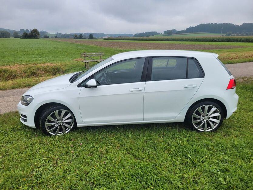 VW Golf 150.000 km 8.700 € Langenhaslach 86476