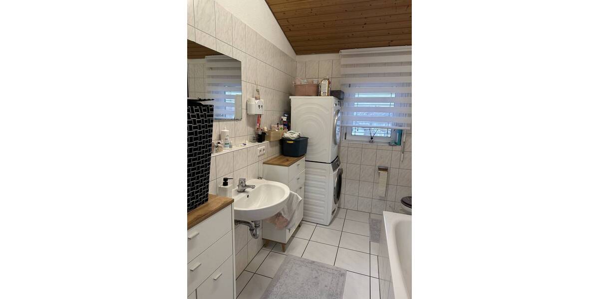 Etagenwohnung Wutöschingen Horheim - 3 Zimmer, 90 m&sup2;, 230.000&euro; | Angebot:25777075