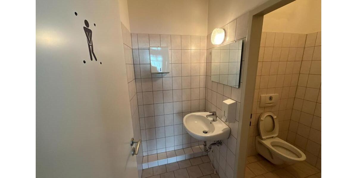 Laden Ladenlokal Gewerbe Büro direkt am Markt Lauchhammer zimmer