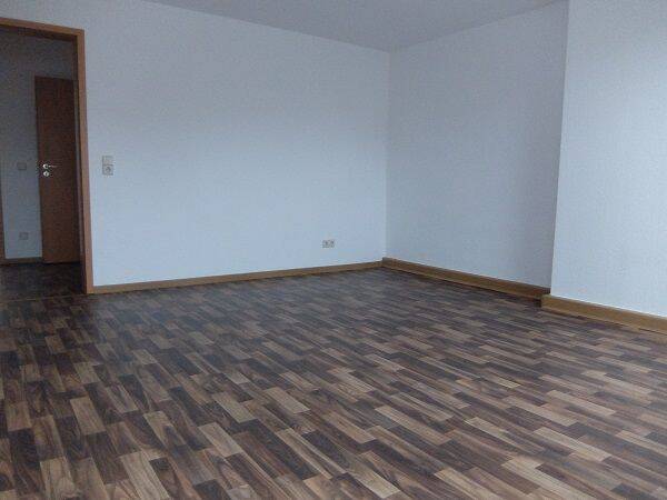 Etagenwohnung Döbeln Sörmitz - 2 Zimmer, 59 m&sup2;, 302&euro; | Angebot:26642329