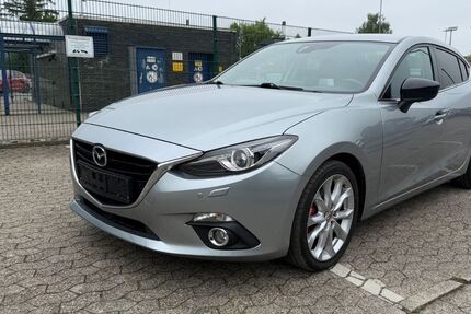 Mazda 3 115.435 km 8.990 &euro; Düsseldorf 40472