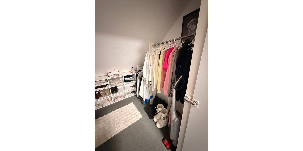 Dachgeschoßwohnung Isernhagen - 2.5 Zimmer, 70 m&sup2;, 650&euro; | Angebot:25227026