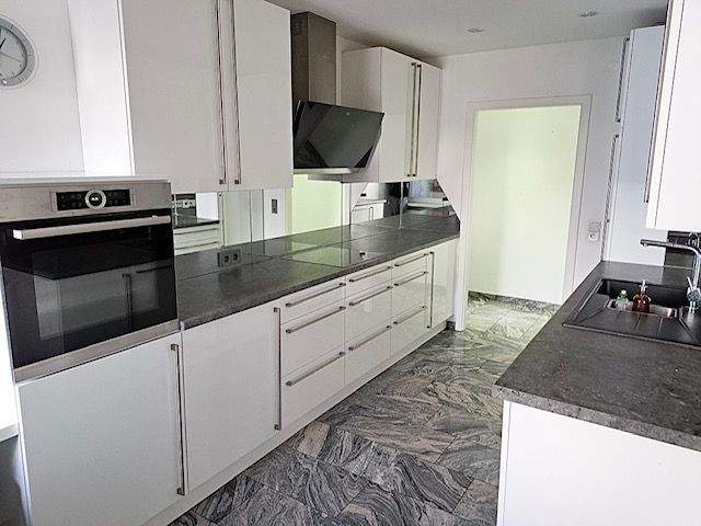 Sanierte 4 ZKB Luxuswohnung mit Balkon und Garage 4 zimmer