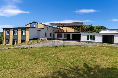 LAGER, WOHNEN & AUTOHANDEL IN EINEM 9 zimmer