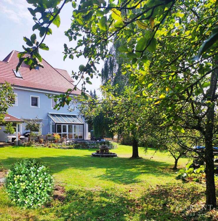 Haus zum Kaufen in Landau an der Isar 895.000 € 384 m² 9 zimmer