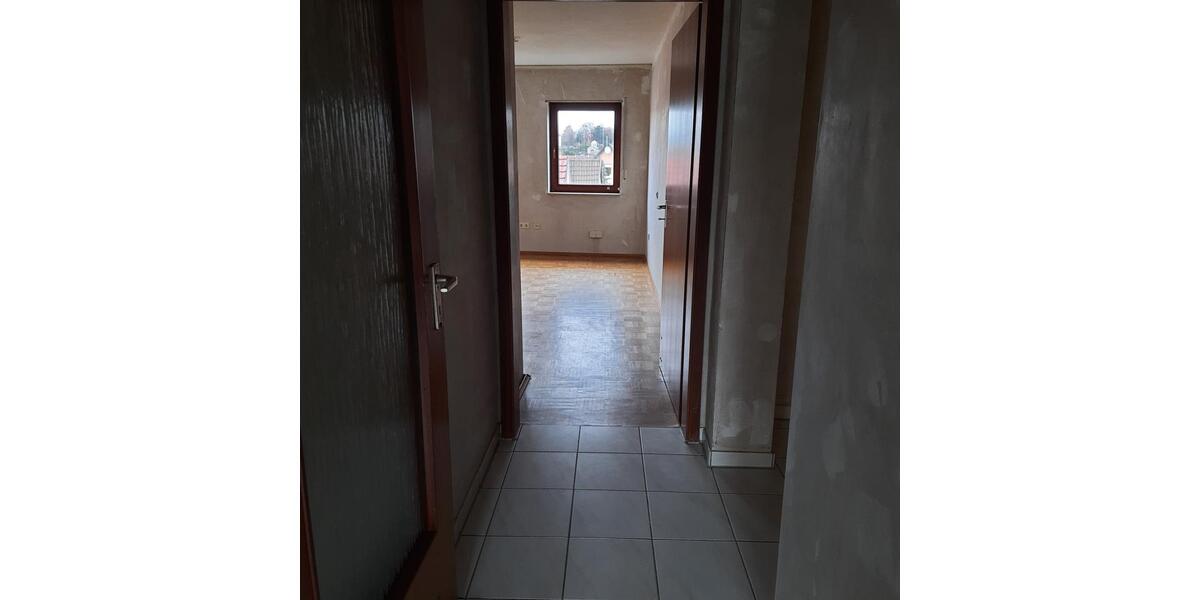 Etagenwohnung Bruchsal - 2 Zimmer, 83 m&sup2;, 930&euro; | Angebot:24982578