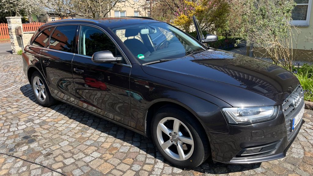 Audi A4 275.000 km 7.500 &euro; Grimma 04668