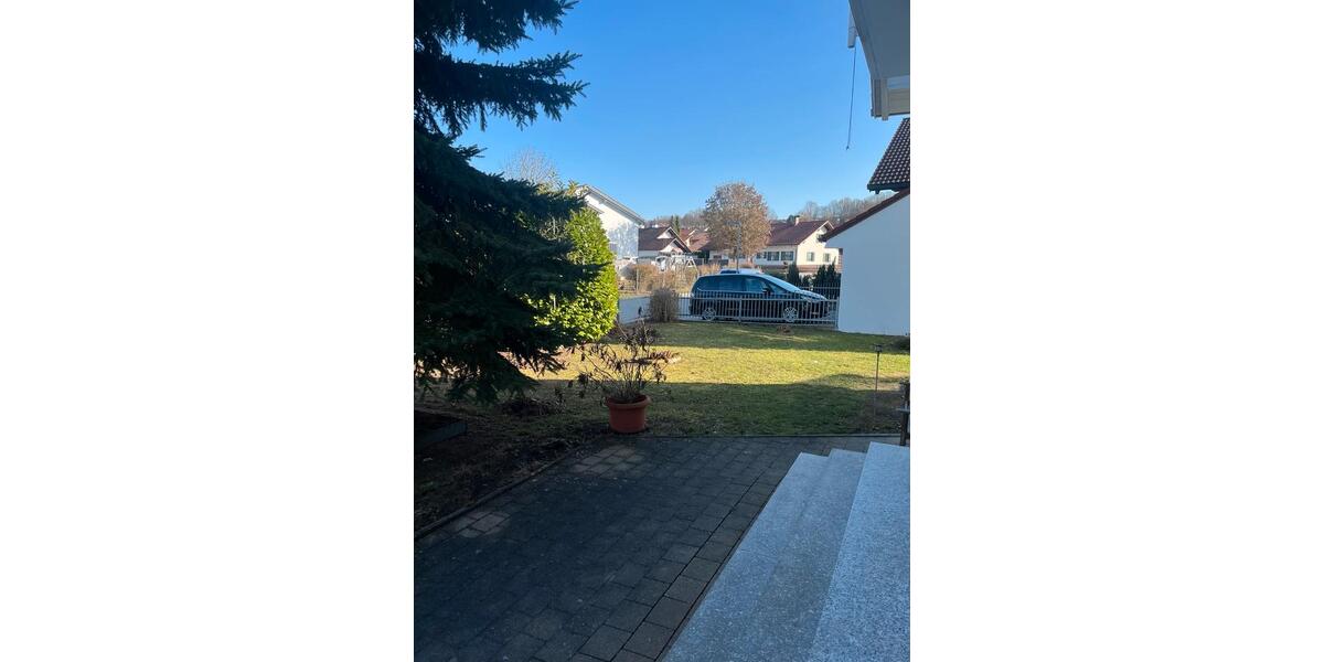 Dachgeschoßwohnung Wallersdorf - 4 Zimmer, 100 m&sup2;, 800&euro; | Angebot:25396603