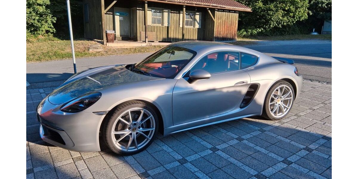 Porsche Cayman 2.000 km 77.100 &euro; Kirchdorf im Wald 94261