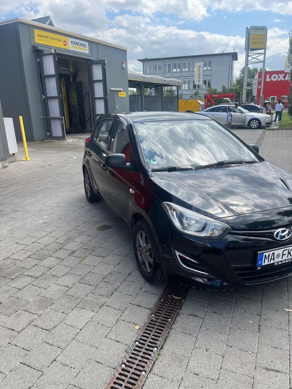 i20
