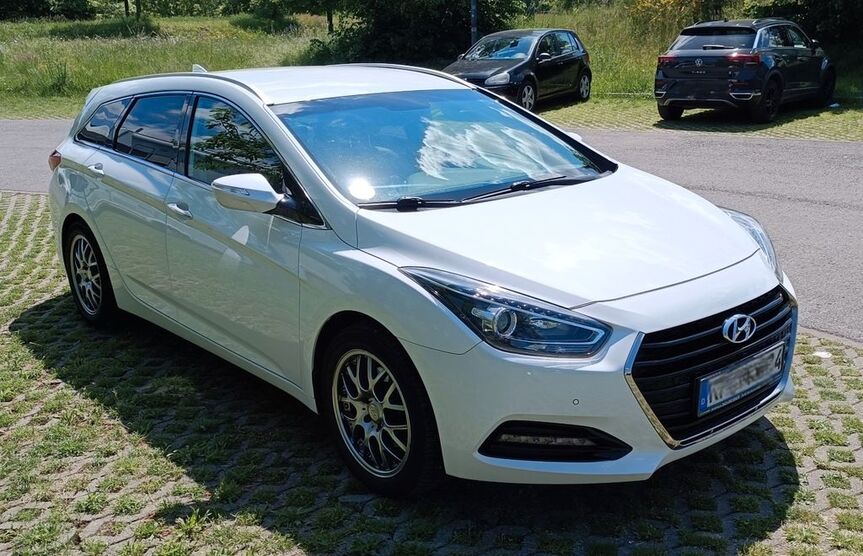 Hyundai i40 165.000 km 11.000 € Karlsruhe 76149