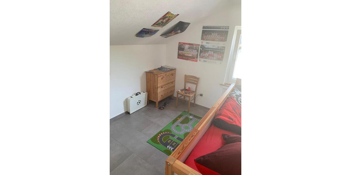 Dachgeschoßwohnung Freudenberg - 3.5 Zimmer, 84 m&sup2;, 820&euro; | Angebot:26296360
