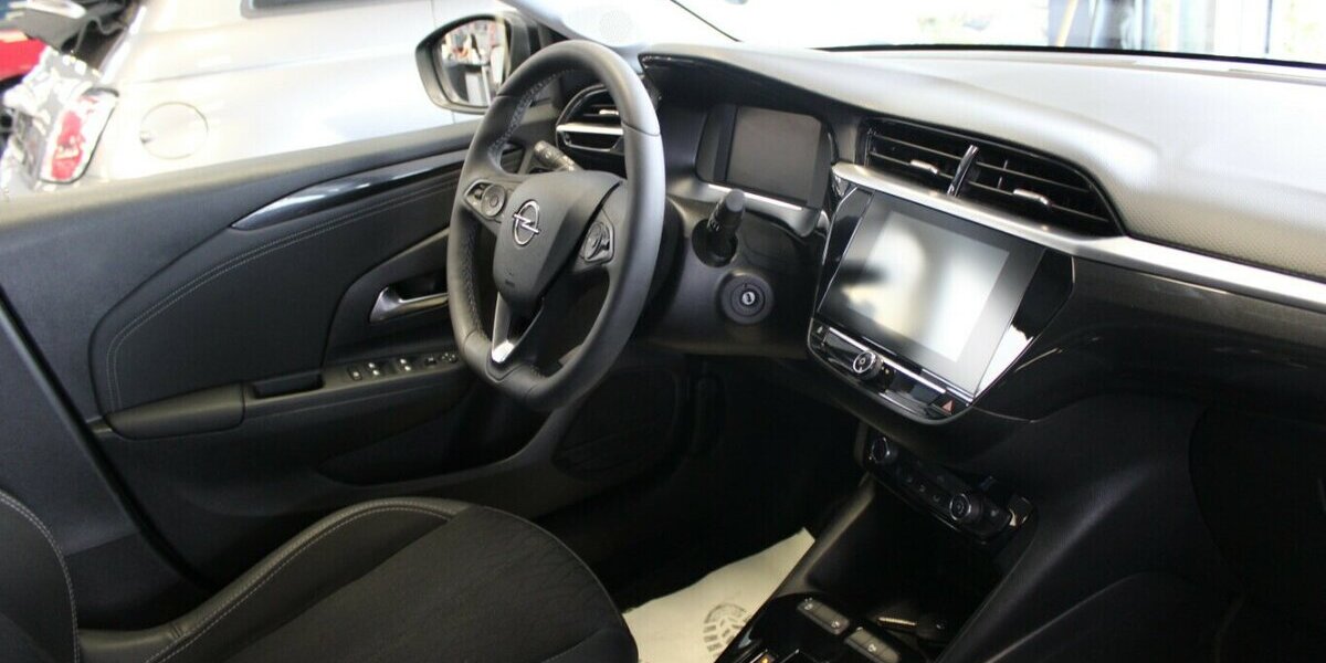 Opel Corsa 1.2 Direct inj Turbo Aut. Elegance 32.231 km 14.980 &euro; Euskirchen 53881