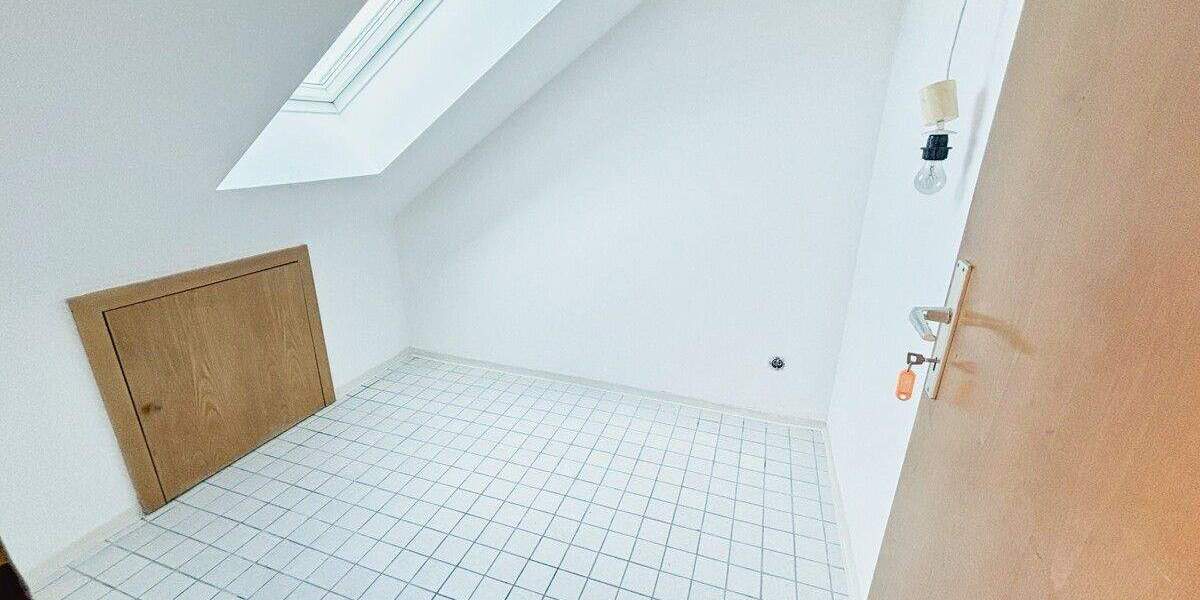 Etagenwohnung Nittendorf - 4 Zimmer, 104 m&sup2;, 299.000&euro; | Angebot:24453129