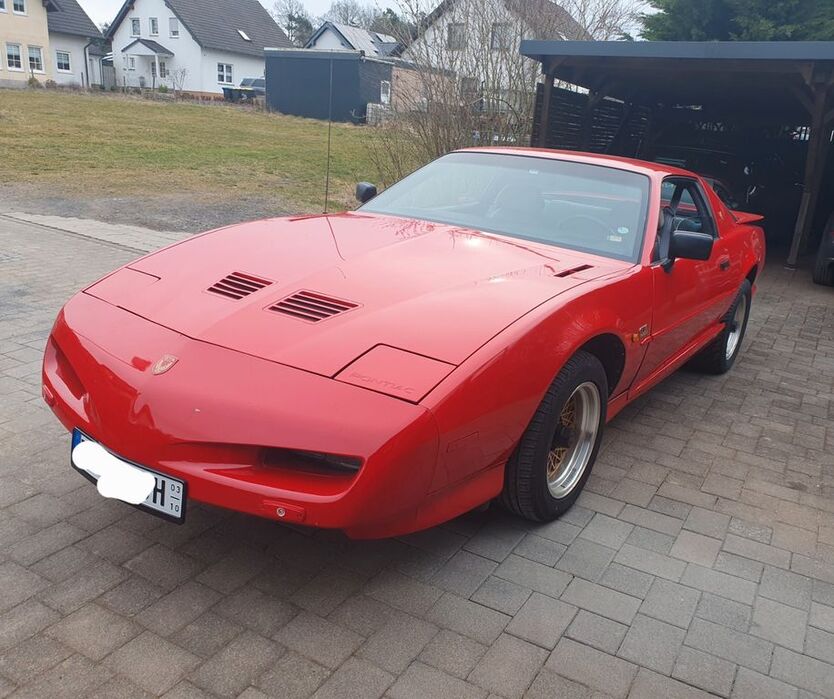 Pontiac Firebird 132.000 km 11.350 € Ulmen 56766