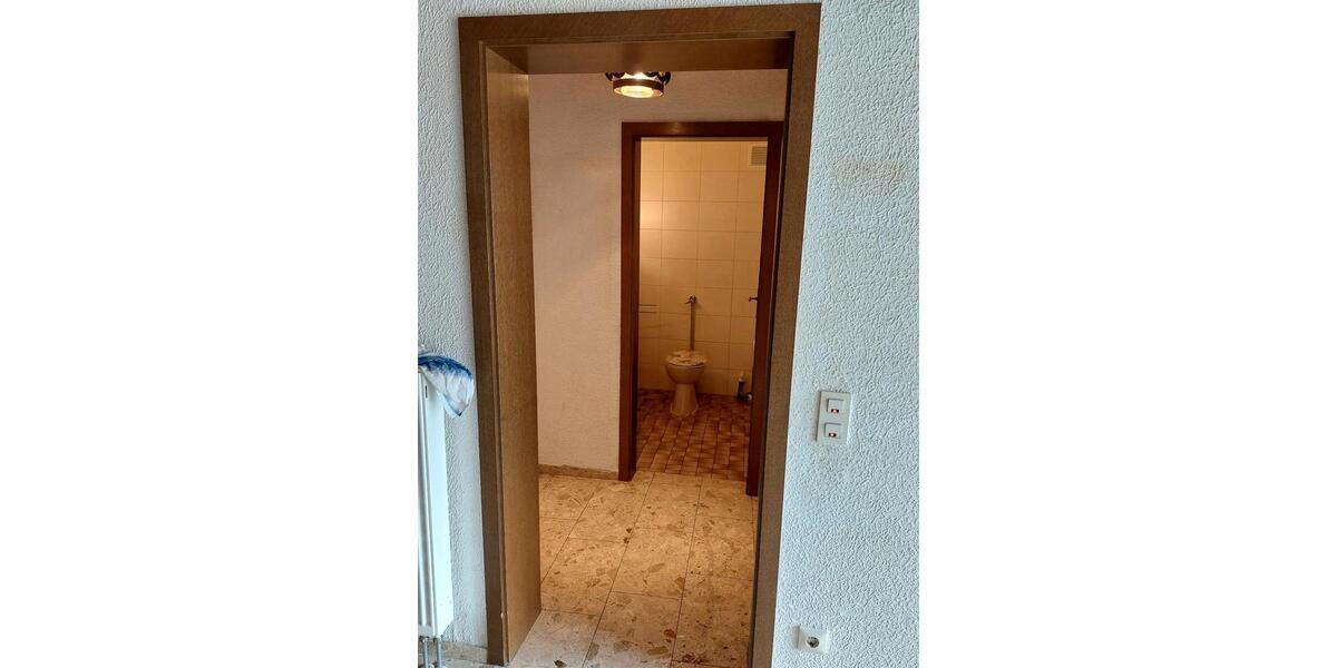 Reihenhaus Überherrn - 7 Zimmer, 204 m&sup2;, 300.000&euro; | Angebot:27208119