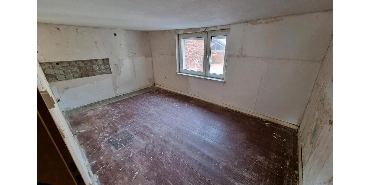 Einfamilienhaus Sundern (Sauerland) - 7 Zimmer, 145 m&sup2;, 189.000&euro; | Angebot:27461106