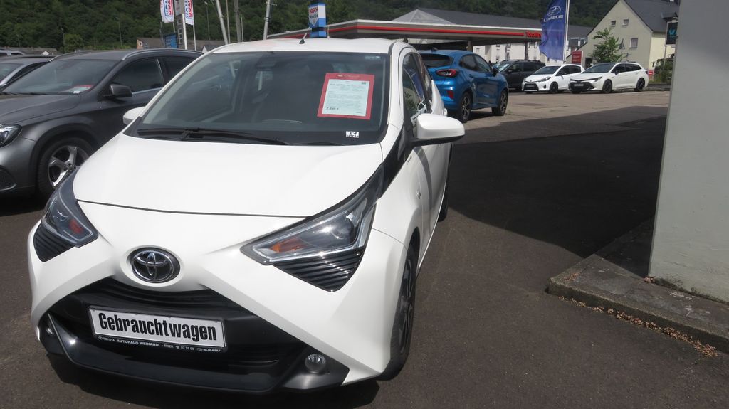 Toyota Aygo (X) 63.472 km 7.890 &euro; Trier 54294