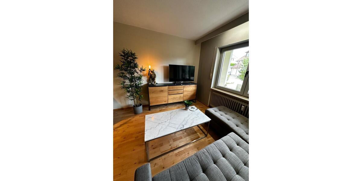 Voll möblierte 1-Zimmer-Wohnung (38 m²) mit Balkon & Stellplatz 1 zimmer
