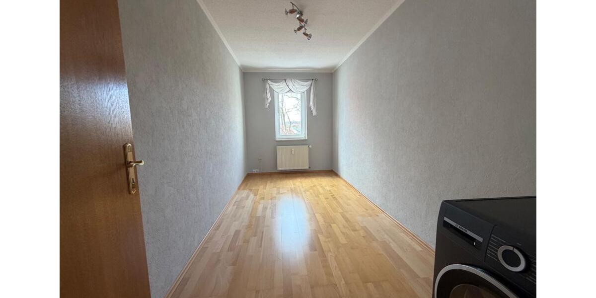 Etagenwohnung Weida - 4 Zimmer, 83 m&sup2;, 79.900&euro; | Angebot:26942154