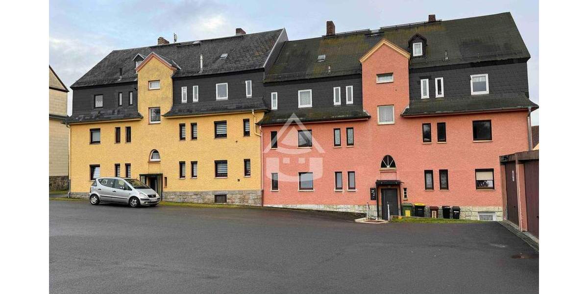 Wohnung im Hochparterre mit Doppelgarage 2 zimmer