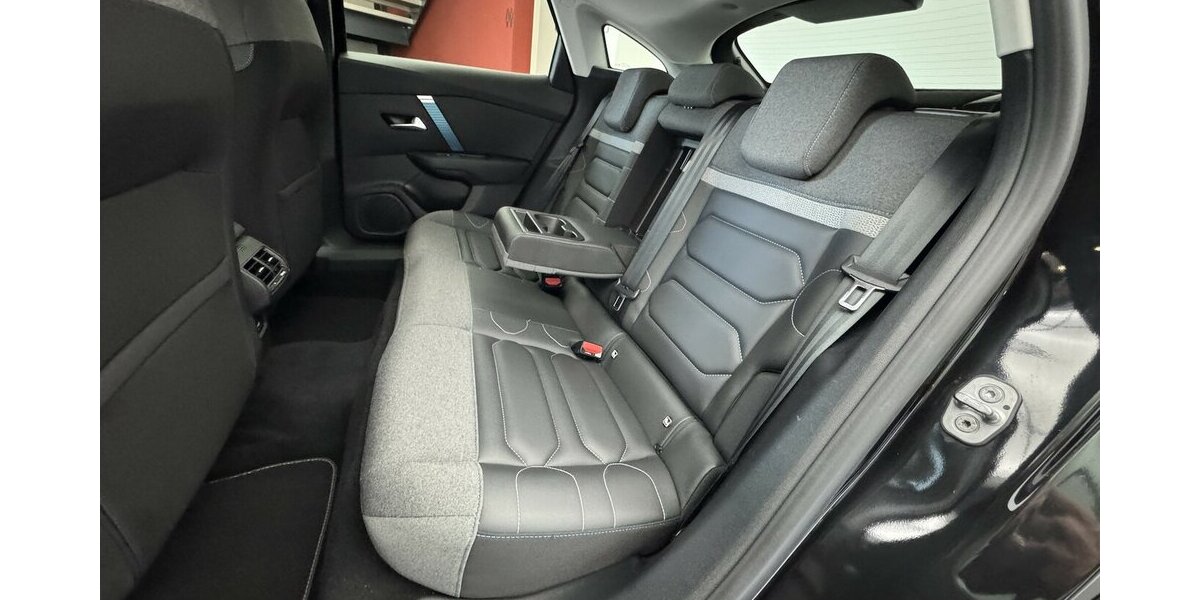 Citroen C4 e- 136 Shine 50 KWh LED CARPLAY 43.800 km 16.890 &euro; Lich 35423