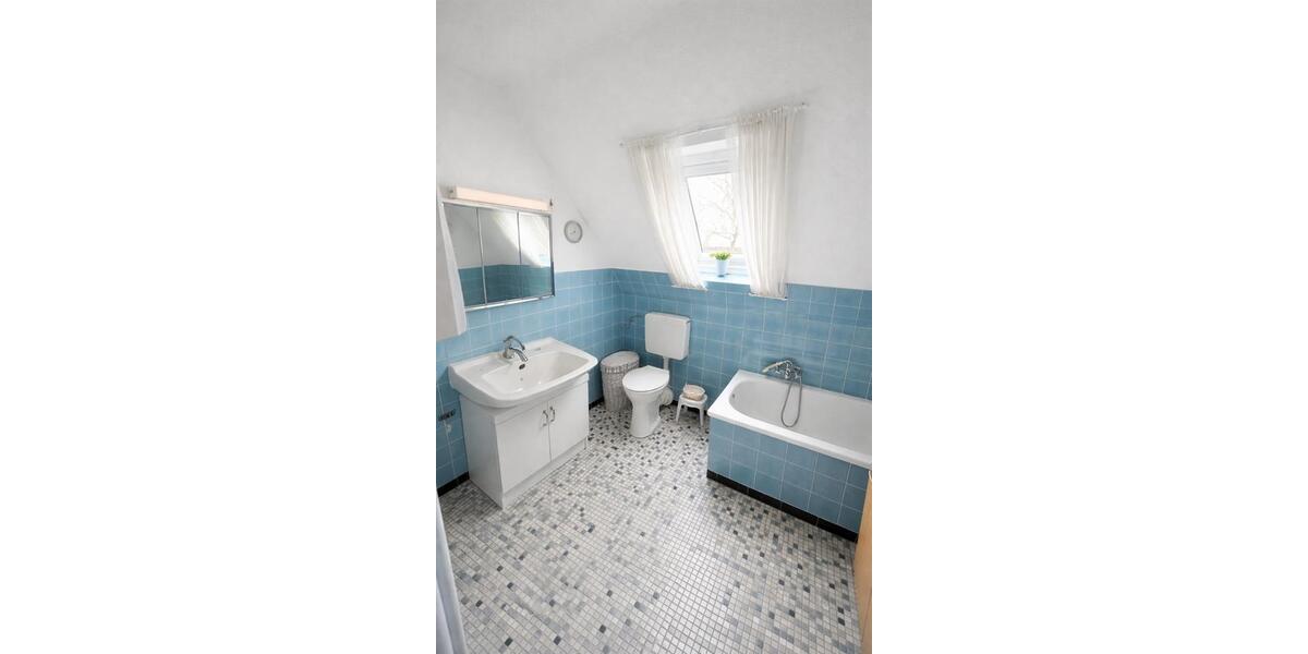 Einfamilienhaus Halle - 5 Zimmer, 140 m&sup2;, 1.450&euro; | Angebot:26075427