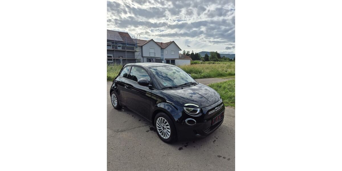 Fiat 500e 28.000 km 13.690 &euro; Gleisweiler 76835