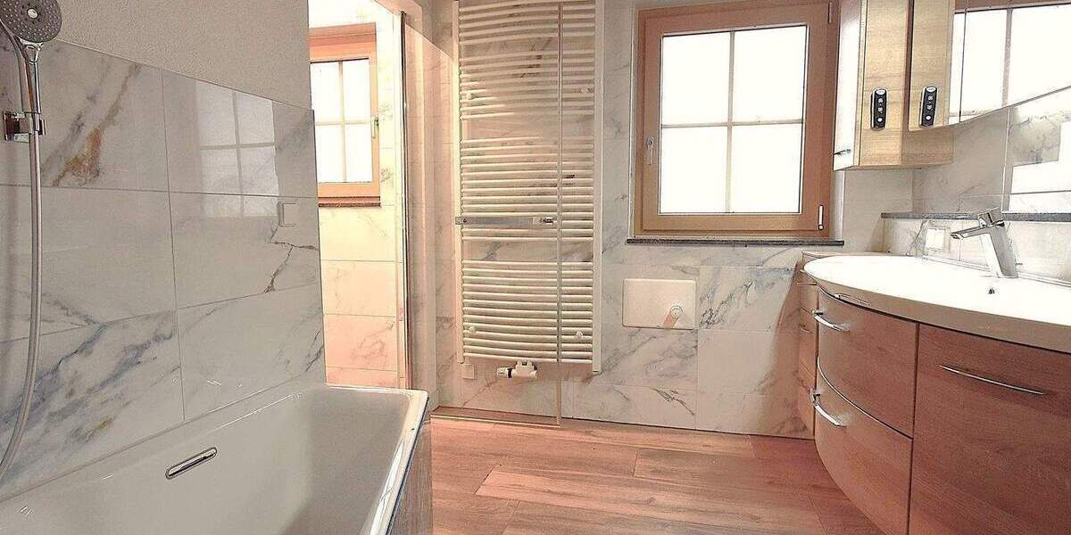 Mehrfamilienhaus, Wohnhaus Böbingen an der Rems Böbingen - 7 Zimmer, 224 m&sup2;, 600.000&euro; | Angebot:26418141