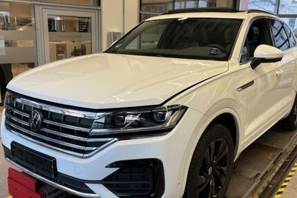 VW Touareg 18.800 km 56.840 &euro; Schloß Holte-Stukenbrock 33758