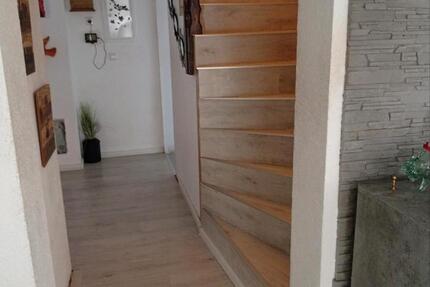 Charmantes 3 stöckiges Haus zu verkaufen 5 zimmer