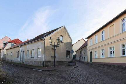 Haus Bad Freienwalde (Oder) Bad Freienwalde - 4 Zimmer, 135 m&sup2;, 79.000&euro; | Angebot:25878839