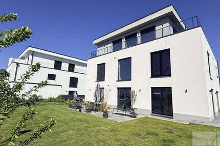 Haus Butzbach - 10 Zimmer, 378 m&sup2;, 1.350.000&euro; | Angebot:26427807