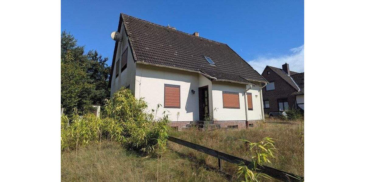 PROVISIONSFREI für den Käufer! Geräumiges Wohnhaus auf großem Grundstück! 6 zimmer