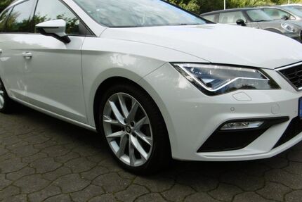 Seat Leon 96.604 km 14.790 &euro; Hamburg 22459