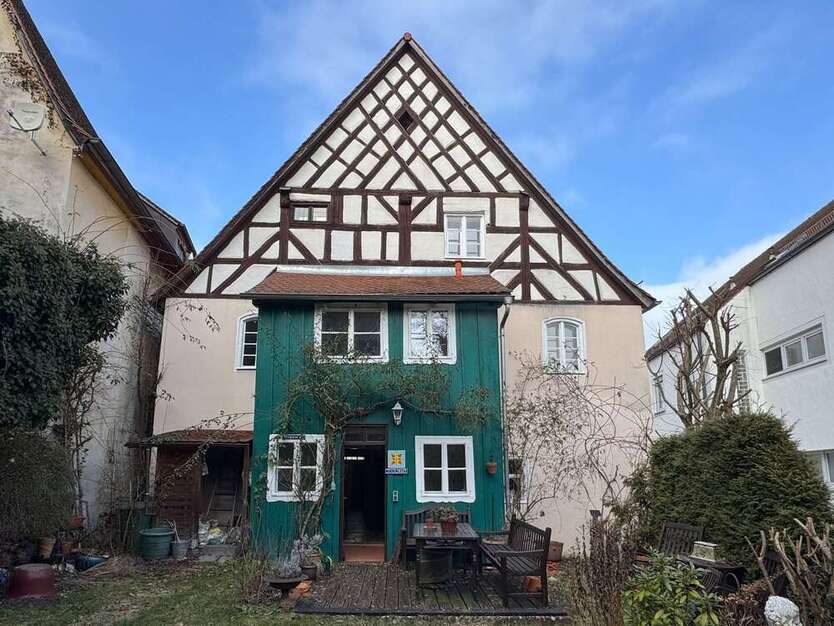 Haus zum Kaufen in Greding 349.000 € 254 m²