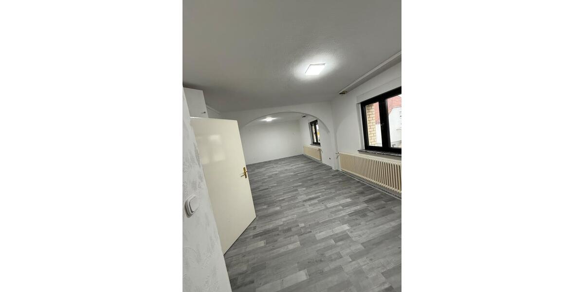 Mehrfamilienhaus, Wohnhaus Homburg - 4 Zimmer, 150 m&sup2;, 750&euro; | Angebot:24697344