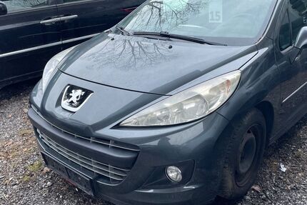 Peugeot 207 157.939 km 999 &euro; Rosenheim 83026