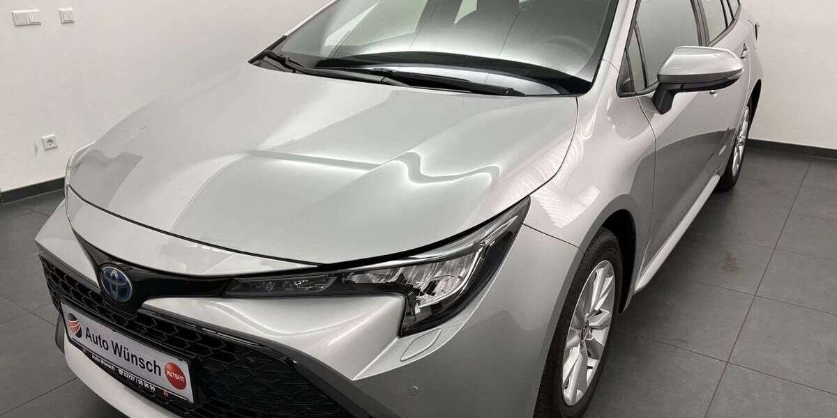 Toyota Corolla 8.260 km 27.990 &euro; Mittweida 09648