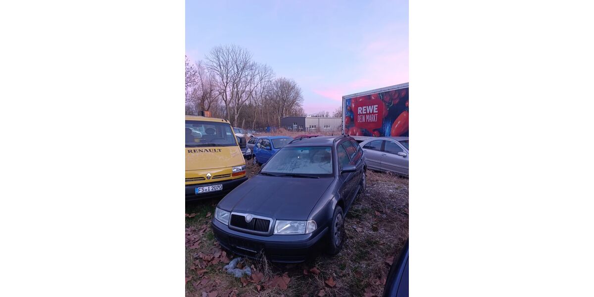 Skoda Octavia 999.999 km 1.990 &euro; Moosburg 85368