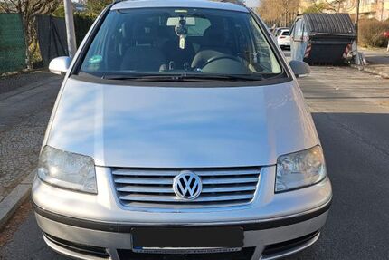 VW Sharan 304.369 km 2.100 &euro; Berlin 13349