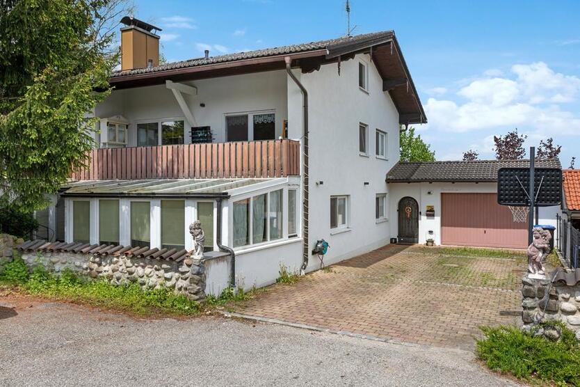 Großzügiges Einfamilienhaus mit Traumgarten in Palling