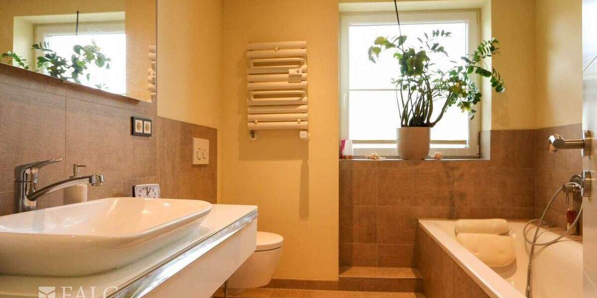 Eigentumswohnung im 4-Parteienhaus 5 zimmer