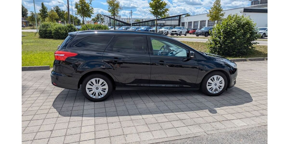 Ford Focus 104.000 km 8.899 &euro; Landshut 84034