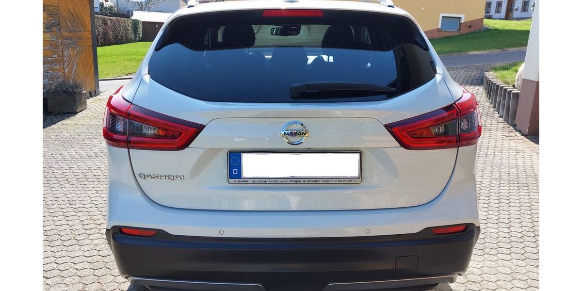 Nissan Qashqai 147.735 km 14.990 &euro; Morbach 54497