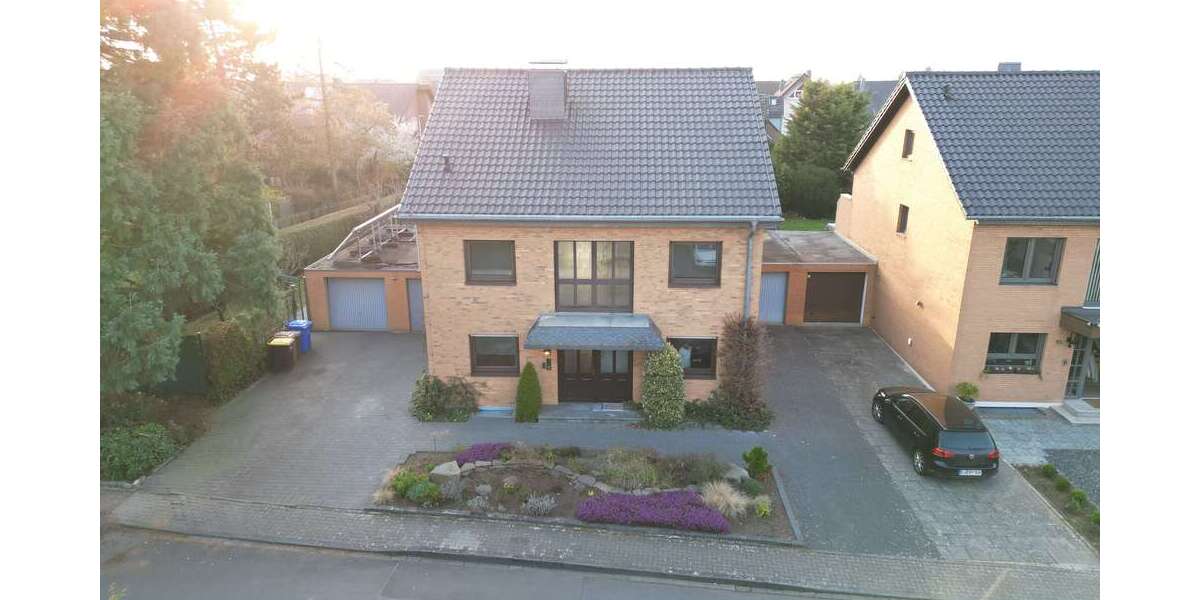 Einfamilienhaus Erftstadt - 8 Zimmer, 230 m&sup2;, 595.000&euro; | Angebot:26500230