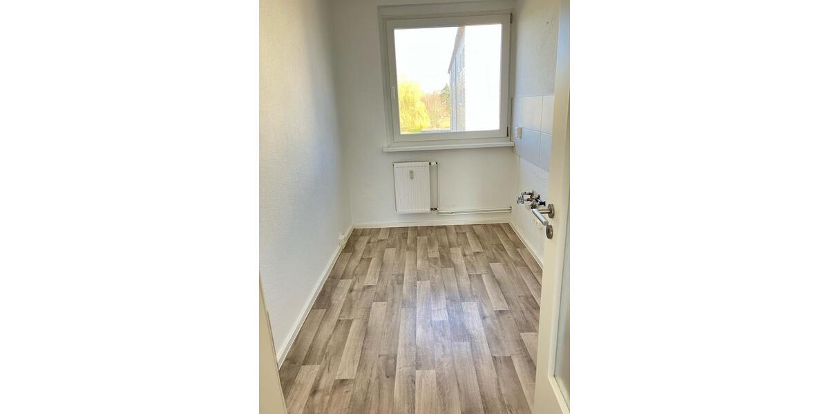 Etagenwohnung Rosenow - 2 Zimmer, 49 m&sup2;, 300&euro; | Angebot:26055297